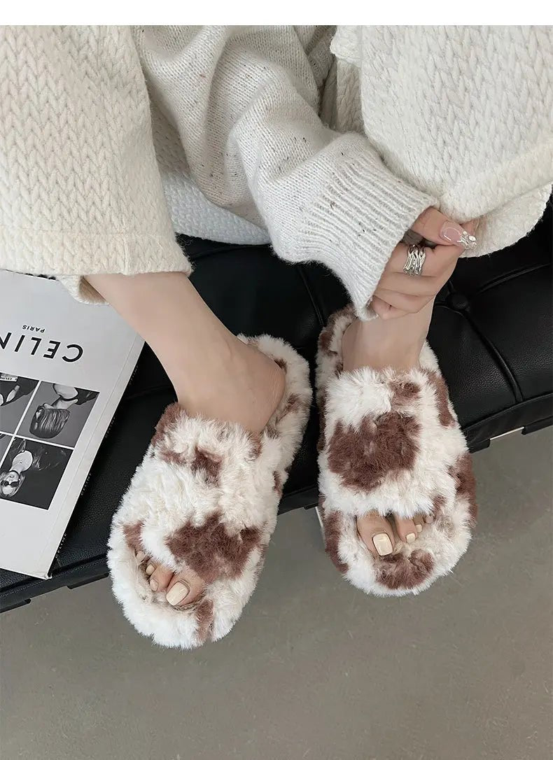 Cozy Chic: 2023 Autumn/Winter Plush Slippers