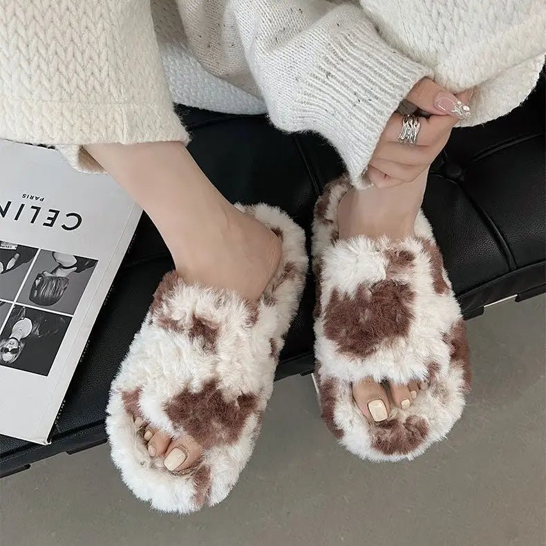 Cozy Chic: 2023 Autumn/Winter Plush Slippers