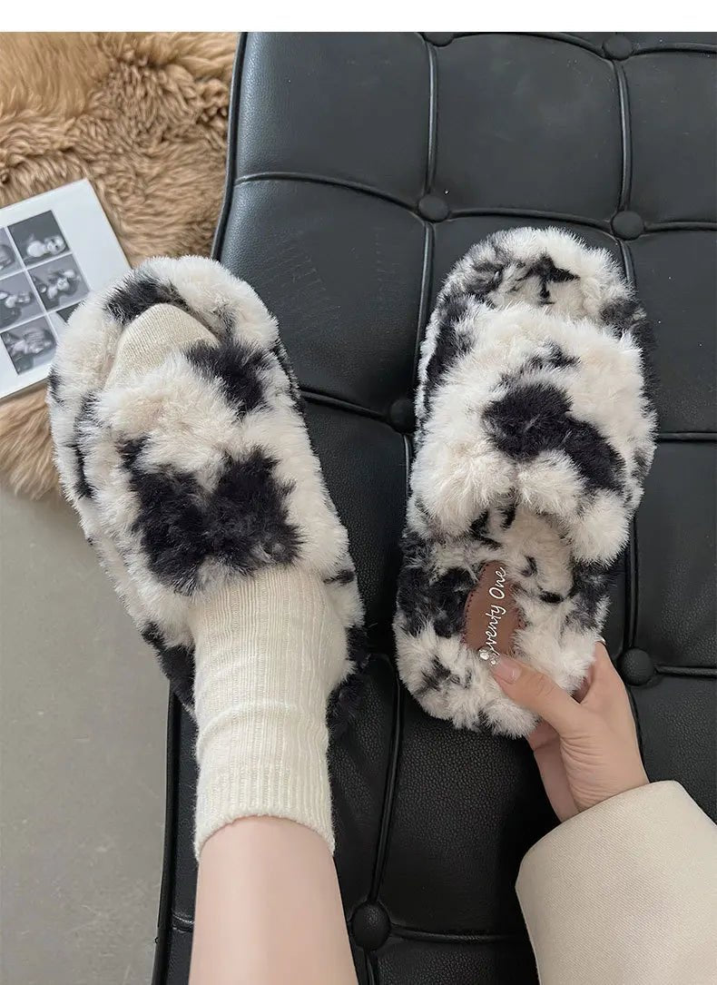 Cozy Chic: 2023 Autumn/Winter Plush Slippers