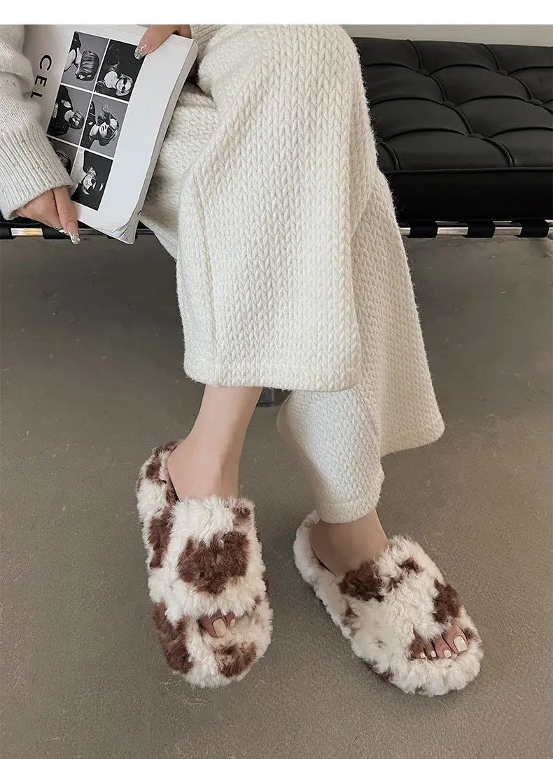 Cozy Chic: 2023 Autumn/Winter Plush Slippers