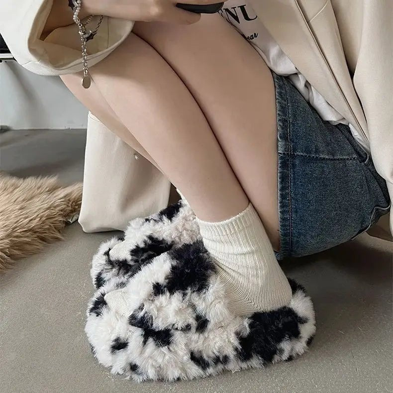 Cozy Chic: 2023 Autumn/Winter Plush Slippers